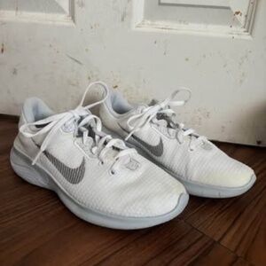 Women’s Nike shoes